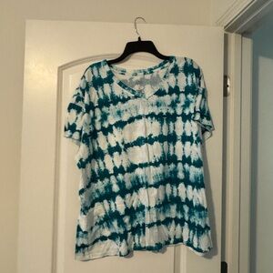 St. John's Bay Teal and White Tie-Dye Short Sleeve Top